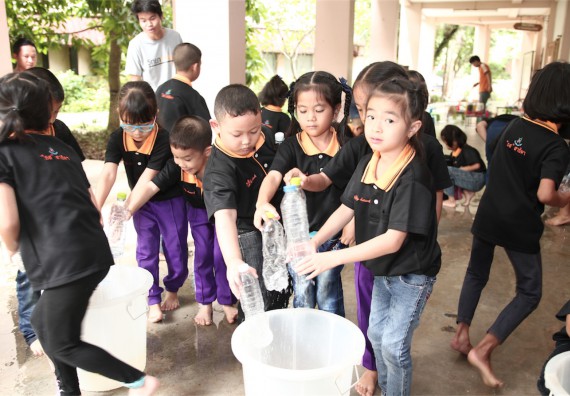 คณะวิทยาศาสตร์และเทคโนโลยี ได้จัดกิจกรรมค่ายวิทยาศาสตร์โรงเรียนสาธิตฯ ระดับชั้นประถมศึกษา ปีที่1-3