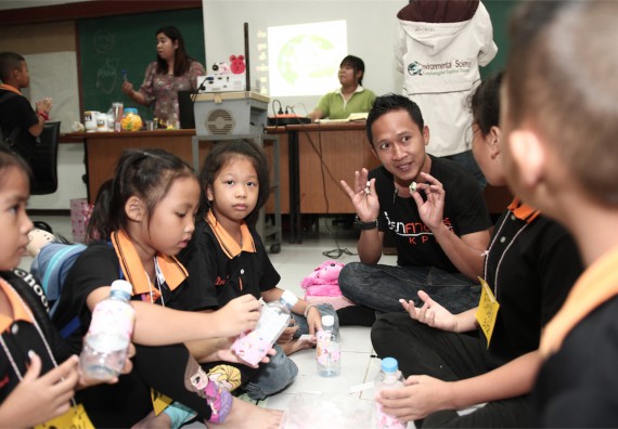 คณะวิทยาศาสตร์และเทคโนโลยี ได้จัดกิจกรรมค่ายวิทยาศาสตร์โรงเรียนสาธิตฯ ระดับชั้นประถมศึกษา ปีที่1-3