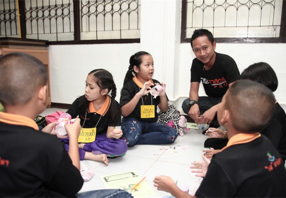 คณะวิทยาศาสตร์และเทคโนโลยี ได้จัดกิจกรรมค่ายวิทยาศาสตร์โรงเรียนสาธิตฯ ระดับชั้นประถมศึกษา ปีที่1-3