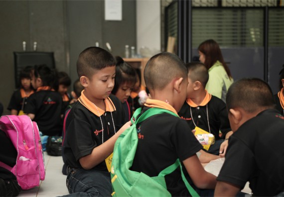 คณะวิทยาศาสตร์และเทคโนโลยี ได้จัดกิจกรรมค่ายวิทยาศาสตร์โรงเรียนสาธิตฯ ระดับชั้นประถมศึกษา ปีที่1-3