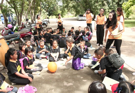 คณะวิทยาศาสตร์และเทคโนโลยี ได้จัดกิจกรรมค่ายวิทยาศาสตร์โรงเรียนสาธิตฯ ระดับชั้นประถมศึกษา ปีที่1-3