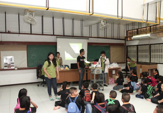 คณะวิทยาศาสตร์และเทคโนโลยี ได้จัดกิจกรรมค่ายวิทยาศาสตร์โรงเรียนสาธิตฯ ระดับชั้นประถมศึกษา ปีที่1-3