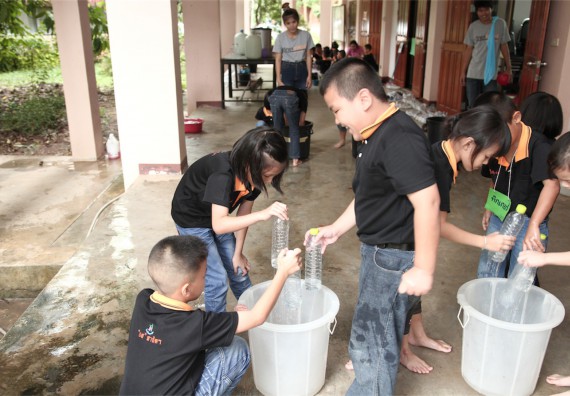 คณะวิทยาศาสตร์และเทคโนโลยี ได้จัดกิจกรรมค่ายวิทยาศาสตร์โรงเรียนสาธิตฯ ระดับชั้นประถมศึกษา ปีที่1-3