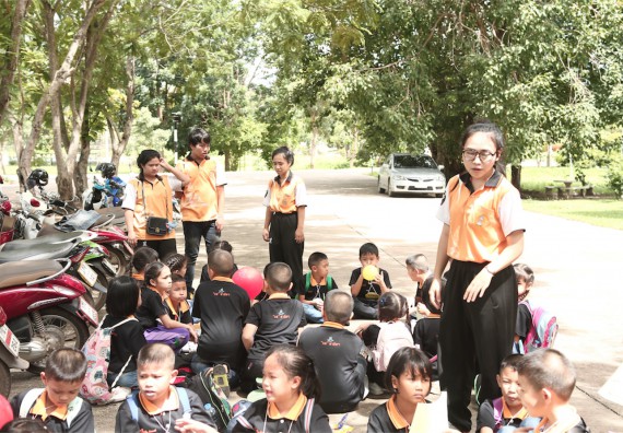 คณะวิทยาศาสตร์และเทคโนโลยี ได้จัดกิจกรรมค่ายวิทยาศาสตร์โรงเรียนสาธิตฯ ระดับชั้นประถมศึกษา ปีที่1-3