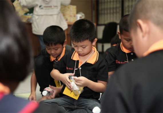 คณะวิทยาศาสตร์และเทคโนโลยี ได้จัดกิจกรรมค่ายวิทยาศาสตร์โรงเรียนสาธิตฯ ระดับชั้นประถมศึกษา ปีที่1-3