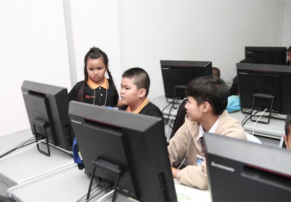 คณะวิทยาศาสตร์และเทคโนโลยี ได้จัดกิจกรรมค่ายวิทยาศาสตร์โรงเรียนสาธิตฯ ระดับชั้นประถมศึกษา ปีที่1-3