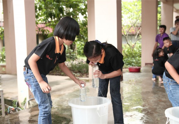 คณะวิทยาศาสตร์และเทคโนโลยี ได้จัดกิจกรรมค่ายวิทยาศาสตร์โรงเรียนสาธิตฯ ระดับชั้นประถมศึกษา ปีที่1-3