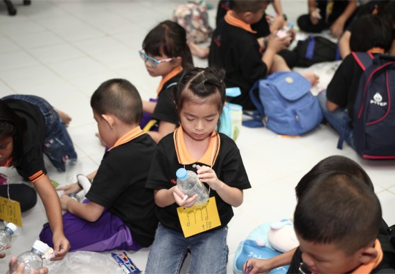 คณะวิทยาศาสตร์และเทคโนโลยี ได้จัดกิจกรรมค่ายวิทยาศาสตร์โรงเรียนสาธิตฯ ระดับชั้นประถมศึกษา ปีที่1-3