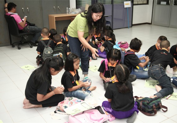 คณะวิทยาศาสตร์และเทคโนโลยี ได้จัดกิจกรรมค่ายวิทยาศาสตร์โรงเรียนสาธิตฯ ระดับชั้นประถมศึกษา ปีที่1-3