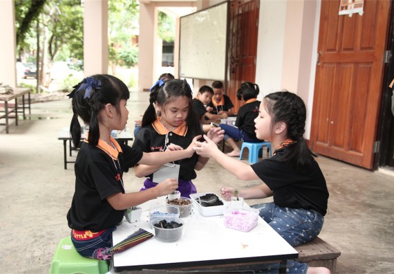 คณะวิทยาศาสตร์และเทคโนโลยี ได้จัดกิจกรรมค่ายวิทยาศาสตร์โรงเรียนสาธิตฯ ระดับชั้นประถมศึกษา ปีที่1-3