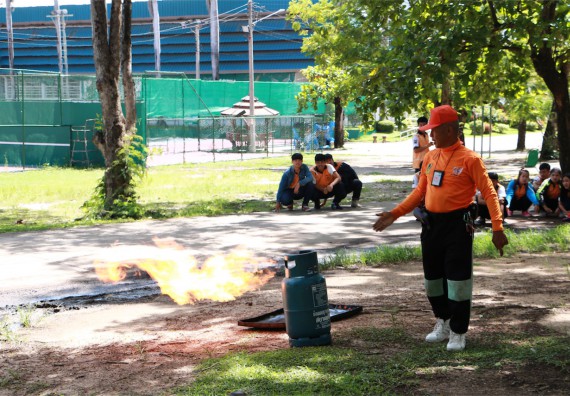 คณะวิทยาศาสตร์และเทคโนโลยี เข้าร่วมจัดกิจกรรมการเผชิญเหตุอัคคีภัยในสถานศึกษา