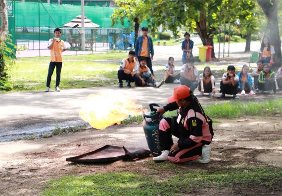 คณะวิทยาศาสตร์และเทคโนโลยี เข้าร่วมจัดกิจกรรมการเผชิญเหตุอัคคีภัยในสถานศึกษา