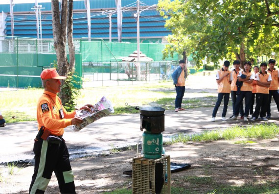 คณะวิทยาศาสตร์และเทคโนโลยี เข้าร่วมจัดกิจกรรมการเผชิญเหตุอัคคีภัยในสถานศึกษา