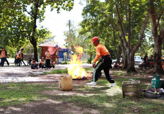 คณะวิทยาศาสตร์และเทคโนโลยี เข้าร่วมจัดกิจกรรมการเผชิญเหตุอัคคีภัยในสถานศึกษา