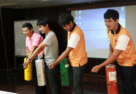 คณะวิทยาศาสตร์และเทคโนโลยี เข้าร่วมจัดกิจกรรมการเผชิญเหตุอัคคีภัยในสถานศึกษา