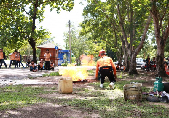 คณะวิทยาศาสตร์และเทคโนโลยี เข้าร่วมจัดกิจกรรมการเผชิญเหตุอัคคีภัยในสถานศึกษา