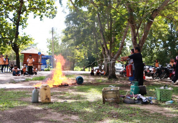 คณะวิทยาศาสตร์และเทคโนโลยี เข้าร่วมจัดกิจกรรมการเผชิญเหตุอัคคีภัยในสถานศึกษา