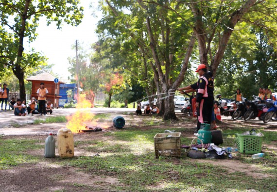คณะวิทยาศาสตร์และเทคโนโลยี เข้าร่วมจัดกิจกรรมการเผชิญเหตุอัคคีภัยในสถานศึกษา