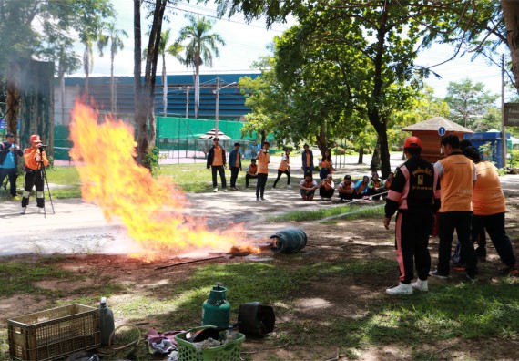 คณะวิทยาศาสตร์และเทคโนโลยี เข้าร่วมจัดกิจกรรมการเผชิญเหตุอัคคีภัยในสถานศึกษา