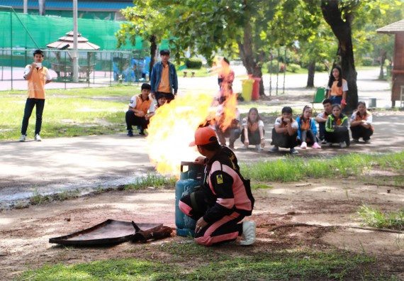 คณะวิทยาศาสตร์และเทคโนโลยี เข้าร่วมจัดกิจกรรมการเผชิญเหตุอัคคีภัยในสถานศึกษา