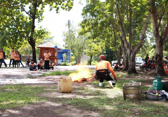 คณะวิทยาศาสตร์และเทคโนโลยี เข้าร่วมจัดกิจกรรมการเผชิญเหตุอัคคีภัยในสถานศึกษา