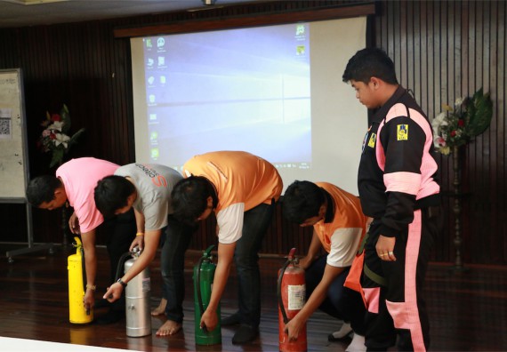 คณะวิทยาศาสตร์และเทคโนโลยี เข้าร่วมจัดกิจกรรมการเผชิญเหตุอัคคีภัยในสถานศึกษา