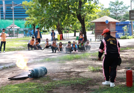 คณะวิทยาศาสตร์และเทคโนโลยี เข้าร่วมจัดกิจกรรมการเผชิญเหตุอัคคีภัยในสถานศึกษา