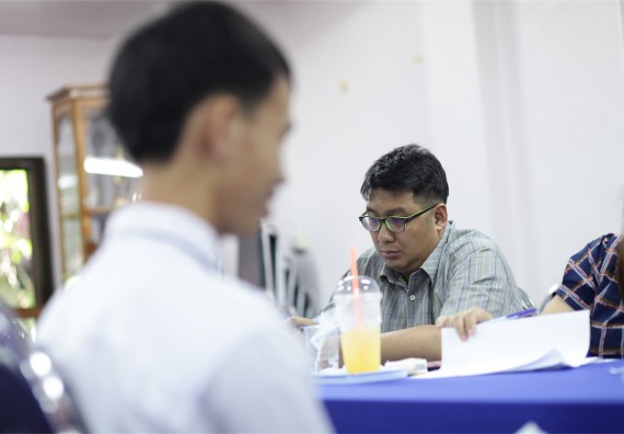 คณะวิทยาศาสตร์และเทคโนโลยี แต่งตั้งคณะกรรมการเพื่อสัมภาษณ์ทุนการศึกษา คุณวาสนา