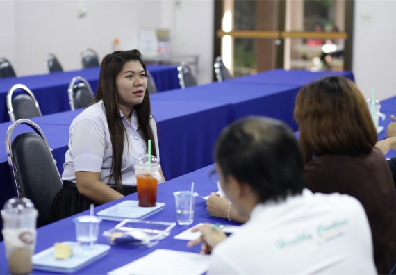 คณะวิทยาศาสตร์และเทคโนโลยี แต่งตั้งคณะกรรมการเพื่อสัมภาษณ์ทุนการศึกษา คุณวาสนา