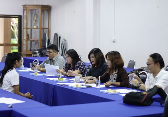 คณะวิทยาศาสตร์และเทคโนโลยี แต่งตั้งคณะกรรมการเพื่อสัมภาษณ์ทุนการศึกษา คุณวาสนา