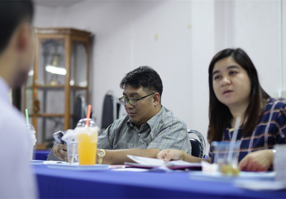 คณะวิทยาศาสตร์และเทคโนโลยี แต่งตั้งคณะกรรมการเพื่อสัมภาษณ์ทุนการศึกษา คุณวาสนา