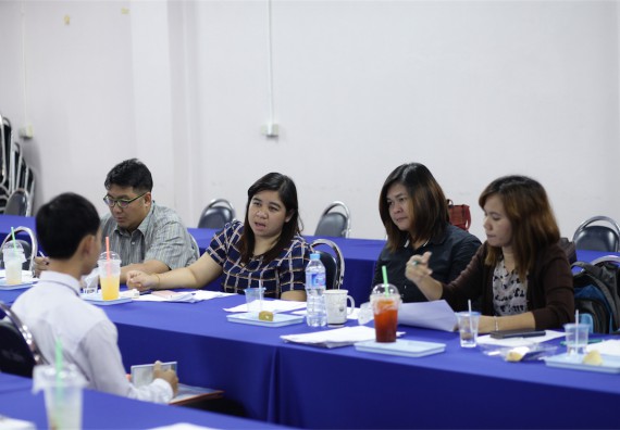 คณะวิทยาศาสตร์และเทคโนโลยี แต่งตั้งคณะกรรมการเพื่อสัมภาษณ์ทุนการศึกษา คุณวาสนา