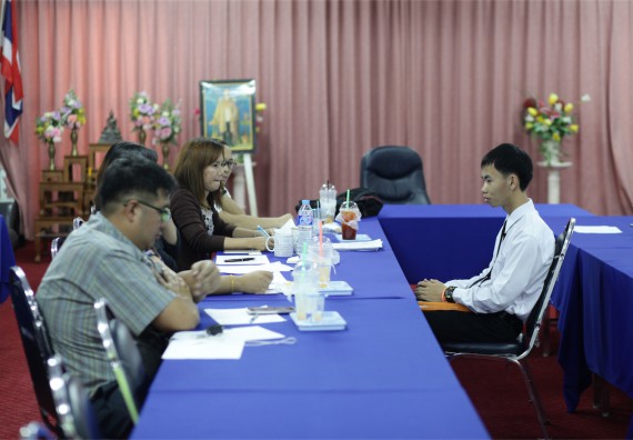 คณะวิทยาศาสตร์และเทคโนโลยี แต่งตั้งคณะกรรมการเพื่อสัมภาษณ์ทุนการศึกษา คุณวาสนา