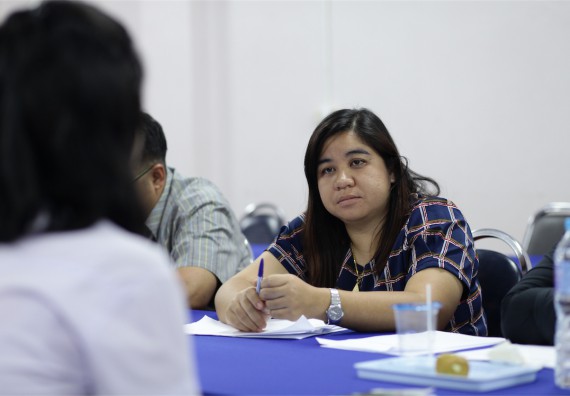 คณะวิทยาศาสตร์และเทคโนโลยี แต่งตั้งคณะกรรมการเพื่อสัมภาษณ์ทุนการศึกษา คุณวาสนา