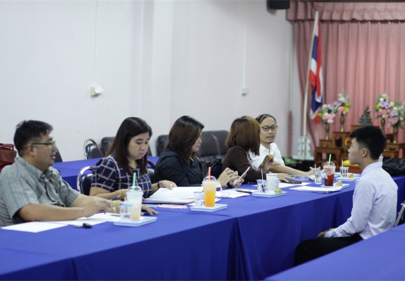 คณะวิทยาศาสตร์และเทคโนโลยี แต่งตั้งคณะกรรมการเพื่อสัมภาษณ์ทุนการศึกษา คุณวาสนา