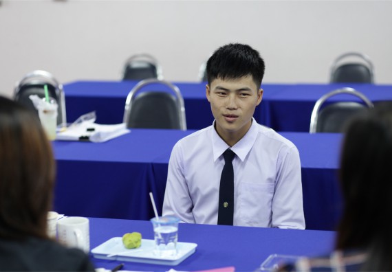 คณะวิทยาศาสตร์และเทคโนโลยี แต่งตั้งคณะกรรมการเพื่อสัมภาษณ์ทุนการศึกษา คุณวาสนา