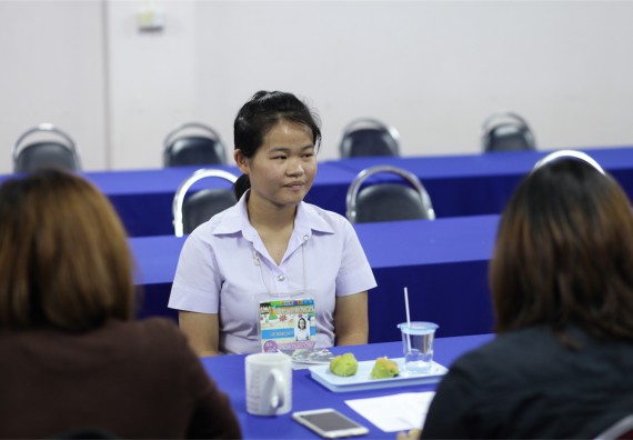 คณะวิทยาศาสตร์และเทคโนโลยี แต่งตั้งคณะกรรมการเพื่อสัมภาษณ์ทุนการศึกษา คุณวาสนา