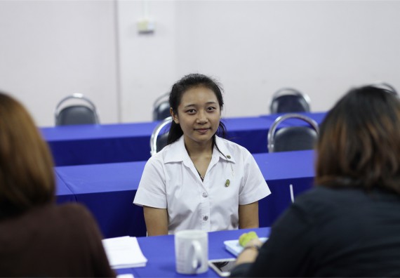 คณะวิทยาศาสตร์และเทคโนโลยี แต่งตั้งคณะกรรมการเพื่อสัมภาษณ์ทุนการศึกษา คุณวาสนา