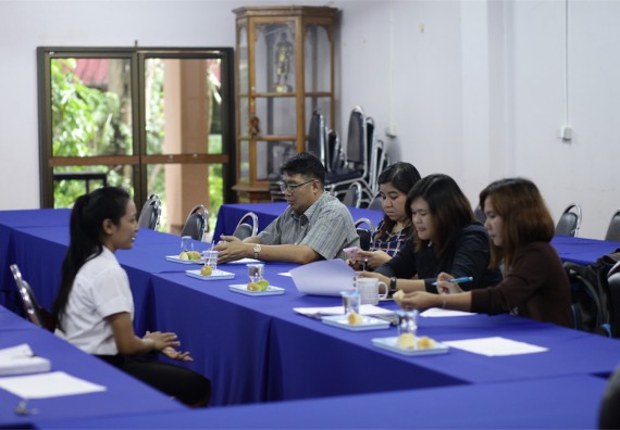 คณะวิทยาศาสตร์และเทคโนโลยี แต่งตั้งคณะกรรมการเพื่อสัมภาษณ์ทุนการศึกษา คุณวาสนา