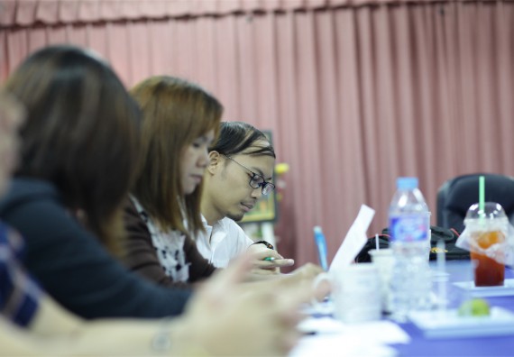 คณะวิทยาศาสตร์และเทคโนโลยี แต่งตั้งคณะกรรมการเพื่อสัมภาษณ์ทุนการศึกษา คุณวาสนา