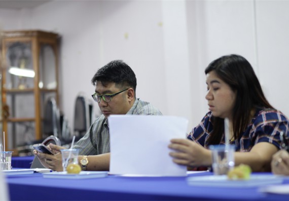 คณะวิทยาศาสตร์และเทคโนโลยี แต่งตั้งคณะกรรมการเพื่อสัมภาษณ์ทุนการศึกษา คุณวาสนา