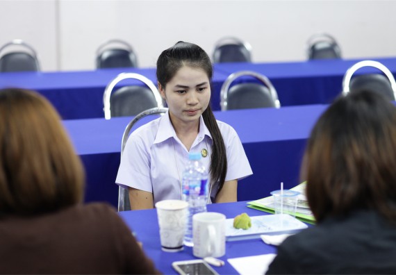 คณะวิทยาศาสตร์และเทคโนโลยี แต่งตั้งคณะกรรมการเพื่อสัมภาษณ์ทุนการศึกษา คุณวาสนา