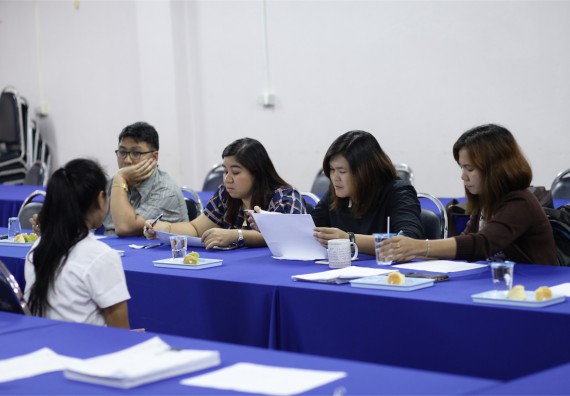 คณะวิทยาศาสตร์และเทคโนโลยี แต่งตั้งคณะกรรมการเพื่อสัมภาษณ์ทุนการศึกษา คุณวาสนา