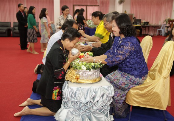 ร้อยดวงใจ สายใยผูกพัน 2559 มุทิตาจิต คณะวิทยาศาสตร์และเทคโนโลยี 