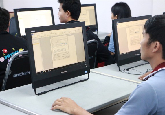 โปรแกรมวิชาฟิสิกส์ ได้มีการจัดการอบรมเชิงปฏิบัติการ เรื่อง เสริมทักษะทางเทคโนโลยี เรื่อง เทคนิคการใช้ Microsoft office เพื่อการผลิตงานทางวิทยาศาสตร์