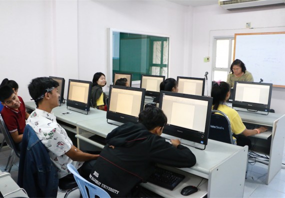 โปรแกรมวิชาฟิสิกส์ ได้มีการจัดการอบรมเชิงปฏิบัติการ เรื่อง เสริมทักษะทางเทคโนโลยี เรื่อง เทคนิคการใช้ Microsoft office เพื่อการผลิตงานทางวิทยาศาสตร์