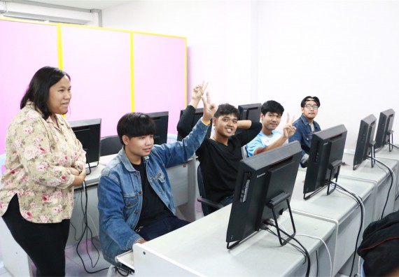 โปรแกรมวิชาฟิสิกส์ ได้มีการจัดการอบรมเชิงปฏิบัติการ เรื่อง เสริมทักษะทางเทคโนโลยี เรื่อง เทคนิคการใช้ Microsoft office เพื่อการผลิตงานทางวิทยาศาสตร์