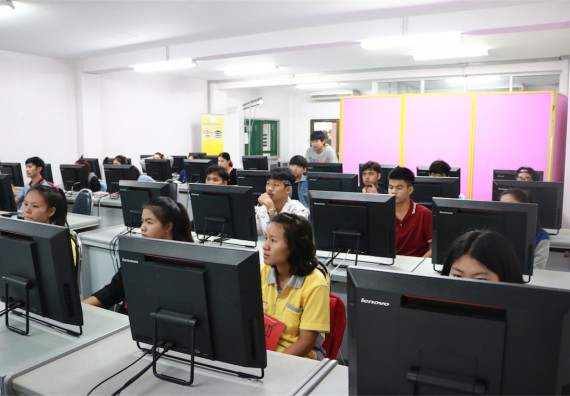 โปรแกรมวิชาฟิสิกส์ ได้มีการจัดการอบรมเชิงปฏิบัติการ เรื่อง เสริมทักษะทางเทคโนโลยี เรื่อง เทคนิคการใช้ Microsoft office เพื่อการผลิตงานทางวิทยาศาสตร์