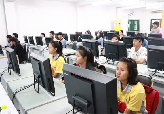 โปรแกรมวิชาฟิสิกส์ ได้มีการจัดการอบรมเชิงปฏิบัติการ เรื่อง เสริมทักษะทางเทคโนโลยี เรื่อง เทคนิคการใช้ Microsoft office เพื่อการผลิตงานทางวิทยาศาสตร์