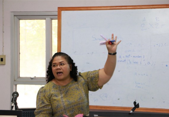 โปรแกรมวิชาฟิสิกส์ ได้มีการจัดการอบรมเชิงปฏิบัติการ เรื่อง เสริมทักษะทางเทคโนโลยี เรื่อง เทคนิคการใช้ Microsoft office เพื่อการผลิตงานทางวิทยาศาสตร์